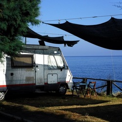 CAMPEGGIO fotografie di Giulio Azzarello ©2019. CAMPEGGIO fotografie di Giulio Azzarello ©2019.