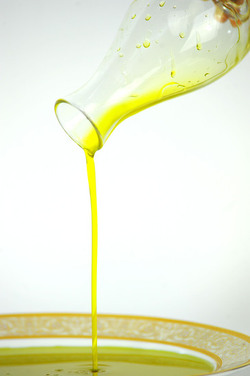 OLIO DI OLIVA di Sicilia. Fotografie di Giulio Azzarello &copy;2016.