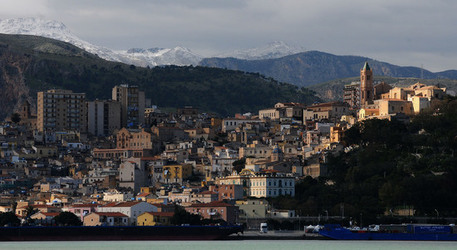 TERMINI IMERESE il suo paesaggio industriale e urbano. Fotografie di Giulio Azzarello ©2014. TERMINI IMERESE il suo paesaggio industriale e urbano. Fotografie di Giulio Azzarello ©2014.