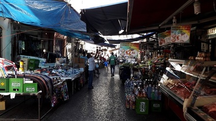 IL MERCATO DI BALLAR&ograve; a Palermo. Fotografie di Giulio Azzarello &copy;2018.