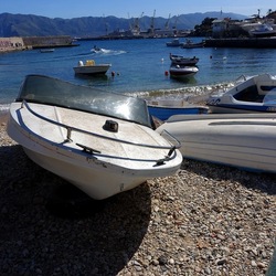 BARCHE. Fotografie di Giulio Azzarello &copy;2022.