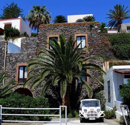 ISOLA DI SALINA arcipelago delle Eolie in Sicilia. Fotografie di Giulio Azzarello ©2014. ISOLA DI SALINA arcipelago delle Eolie in Sicilia. Fotografie di Giulio Azzarello ©2014.