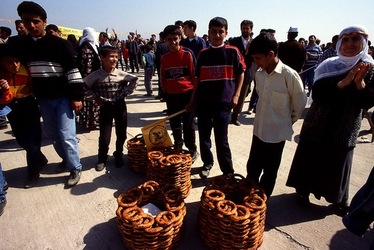 NEWROZ marzo 2001. Curdistan turco. Fotografie di Giulio Azzarello ©2001 2022. NEWROZ marzo 2001. Curdistan turco. Fotografie di Giulio Azzarello ©2001 2022.