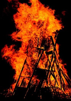 LA VAMPA DI SAN GIUSEPPE a Palermo. Fotografie di Giulio Azzarello ©2018. LA VAMPA DI SAN GIUSEPPE a Palermo. Fotografie di Giulio Azzarello ©2018.