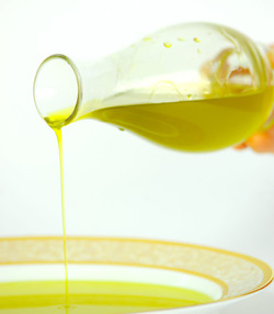 OLIO DI OLIVA di Sicilia. Fotografie di Giulio Azzarello &copy;2016.