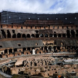 COLOSSEO Roma. Fotografie di Giulio Azzarello ©2020. COLOSSEO Roma. Fotografie di Giulio Azzarello ©2020.