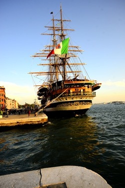 AMERIGO VESPUCCI fotografie di Giulio Azzarello ©2020. AMERIGO VESPUCCI fotografie di Giulio Azzarello ©2020.