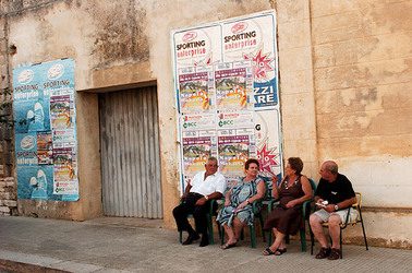 ANZIANI fotografie di Giulio Azzarello &copy;2014.