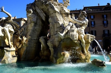 PIAZZA NAVONA Roma. Fotografie di Giulio Azzarello ©2020. PIAZZA NAVONA Roma. Fotografie di Giulio Azzarello ©2020.