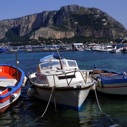 MONDELLO. Fotografie di Giulio Azzarello &copy;2022.