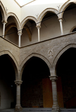 LOGGIATO arabo normanno allo Steri di Palermo. Fotografie di Giulio Azzarello &copy;2014.