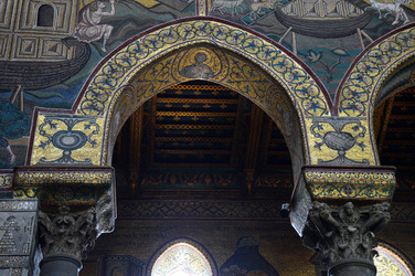 MONREALE in Sicilia con il suo Duomo e il Chiostro panoramiche e particolari. Fotografie di Giulio Azzarello &copy;2014.