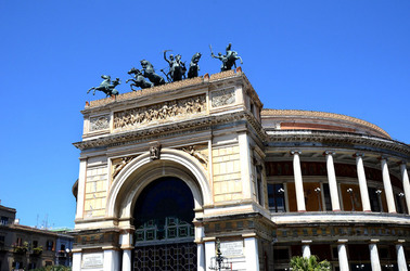 TEATRO Politeama di Palermo. Fotografie di Giulio Azzarello ©2014.