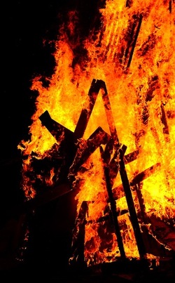 LA VAMPA DI SAN GIUSEPPE a Palermo. Fotografie di Giulio Azzarello ©2018. LA VAMPA DI SAN GIUSEPPE a Palermo. Fotografie di Giulio Azzarello ©2018.