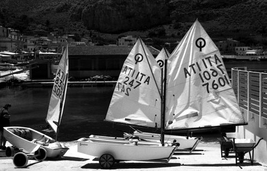 BIANCO NERO. Fotografie di Giulio Azzarello ©2021. BIANCO NERO. Fotografie di Giulio Azzarello ©2021.