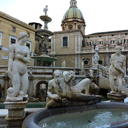 PALERMO particolari del centro storico. Fotografie di Giulio Azzarello &copy;2016.