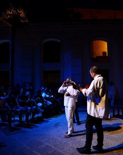 SERENATA fotografie di Giulio Azzarello ©2020. SERENATA fotografie di Giulio Azzarello ©2020.