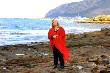 SARA FAVARO attrice e scrittrice italiana. Fotografie di Giulio Azzarello &copy;2015 2016.