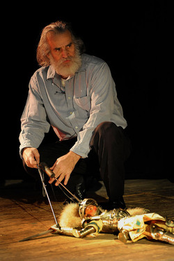 OPERA DEI PUPI di Mimmo Cuticchio in uno spettacolo natalizio a Palermo. Fotografie di Giulio Azzarello ©2014. OPERA DEI PUPI di Mimmo Cuticchio in uno spettacolo natalizio a Palermo. Fotografie di Giulio Azzarello ©2014.