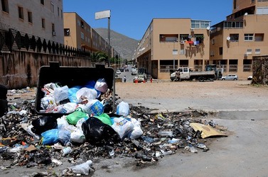 IL QUARTIERE ZEN di Palermo. Fotografie di Giulio Azzarello ©2014. IL QUARTIERE ZEN di Palermo. Fotografie di Giulio Azzarello ©2014.