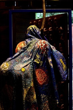 VENEZIA installazione nigeriana inizio Arsenale. Biennale Arch. Cont.. Fotografie di Giulio Azzarello &copy;2022.