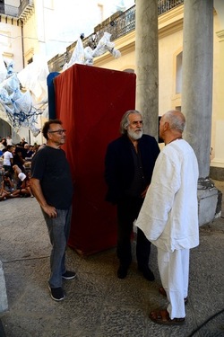 BRUNO LEONE Pulcinella. Fotografie di Giulio Azzarello ©2020. BRUNO LEONE Pulcinella. Fotografie di Giulio Azzarello ©2020.