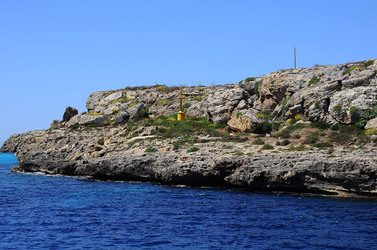 ISOLA DI FAVIGNANA in Sicilia. Visioni panoramiche o particolari. Fotografie di Giulio Azzarello ©2014. ISOLA DI FAVIGNANA in Sicilia. Visioni panoramiche o particolari. Fotografie di Giulio Azzarello ©2014.