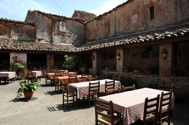 ISNELLO in Sicilia comune e paese del territorio delle madonie. Fotografie di Giulio Azzarello &copy;2014.