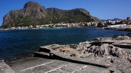 BAIA DEL CORALLO. Fotografie di Giulio Azzarello &copy;2022.