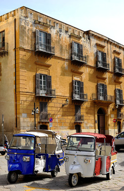 CENTRO STORICO di PALERMO. Fotografie di Giulio Azzarello ©2016. CENTRO STORICO di PALERMO. Fotografie di Giulio Azzarello ©2016.
