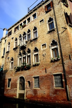 VENEZIA fotografie di Giulio Azzarello ©2022.