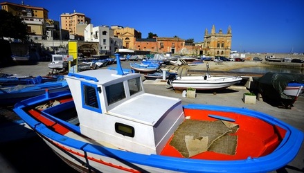 BARCHE da PESCA fotografie di Giulio Azzarello &copy;2019.