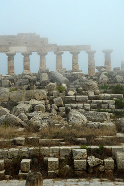 SELINUNTE il sito e parco archeologico. Fotografie di Giulio Azzarello &copy;2014.