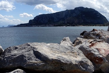 MONDELLO. Fotografie di Giulio Azzaello &copy;2022.