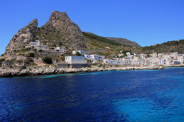 ISOLA DI LEVANZO in Sicilia. Fotografie di Giulio Azzarello &copy;2014.