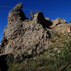 RUDERE DI PIETRA. Fotografie di Giulio Azzarello &copy;2022.