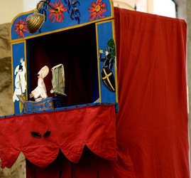 BRUNO LEONE Pulcinella. Fotografie di Giulio Azzarello ©2020. BRUNO LEONE Pulcinella. Fotografie di Giulio Azzarello ©2020.