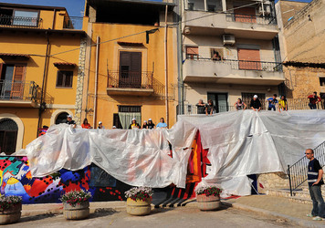IL MURO DELL ANTIMAFIA e della legalit&agrave; a Partinico in Sicilia. Fotografie di Giulio Azzarello &copy;2014.
