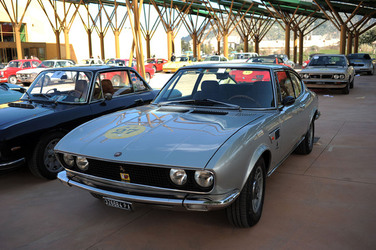 AUTO CLASSICHE ovvero la loro modernit&agrave; in mostra con tanti modelli del passato. Fotografie di Giulio Azzarello &copy;2014.