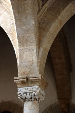 LOGGIATO arabo normanno allo Steri di Palermo. Fotografie di Giulio Azzarello &copy;2014.