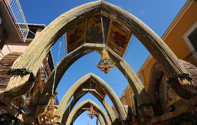GLI ARCHI DI PASQUA a San Biagio Platani in Sicilia. Fotografie di Giulio Azzarello &copy;2014.