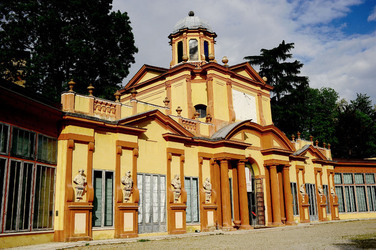 MODENA centro storico. Fotografie di Giulio Azzarello ©2016. MODENA centro storico. Fotografie di Giulio Azzarello ©2016.
