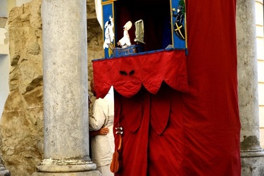 BRUNO LEONE Pulcinella. Fotografie di Giulio Azzarello ©2020. BRUNO LEONE Pulcinella. Fotografie di Giulio Azzarello ©2020.