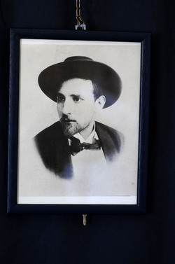 LUIGI PIRANDELLO il parco e la casa museo. Fotografie di Giulio Azzarello ©2014.