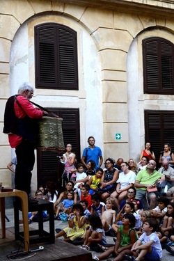 LA MACCHINA DEI SOGNI di Mimmo Cuticchio. Fotografie di Giulio Azzarello ©2020. LA MACCHINA DEI SOGNI di Mimmo Cuticchio. Fotografie di Giulio Azzarello ©2020.