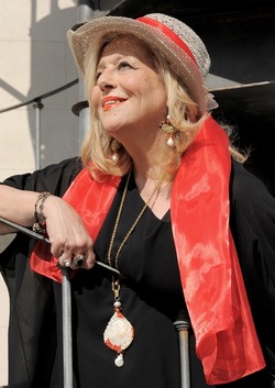 SARA FAVARO attrice e poetessa siciliana. Fotografie di Giulio Azzarello &copy;2018.