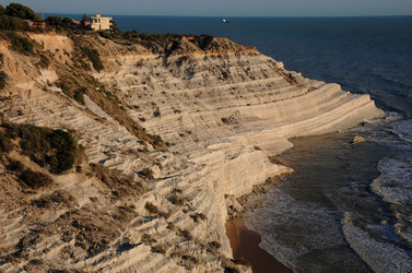 SCALA DEI TURCHI in Sicilia. Fotografie di Giulio Azzarello &copy;2014.