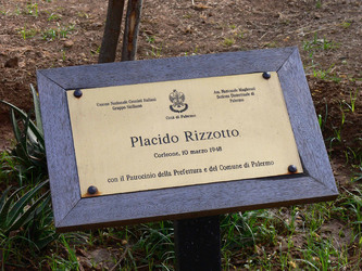 GIARDINO DELLA MEMORIA in Sicilia. Fotografie di Giulio Azzarello &copy;2014.