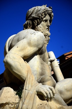 PIAZZA NAVONA Roma. Fotografie di Giulio Azzarello ©2020. PIAZZA NAVONA Roma. Fotografie di Giulio Azzarello ©2020.