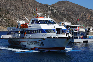 Il PORTO DI FAVIGNANA in Sicilia visioni panoramiche o particolari. Fotografie di Giulio Azzarello &copy;2014.